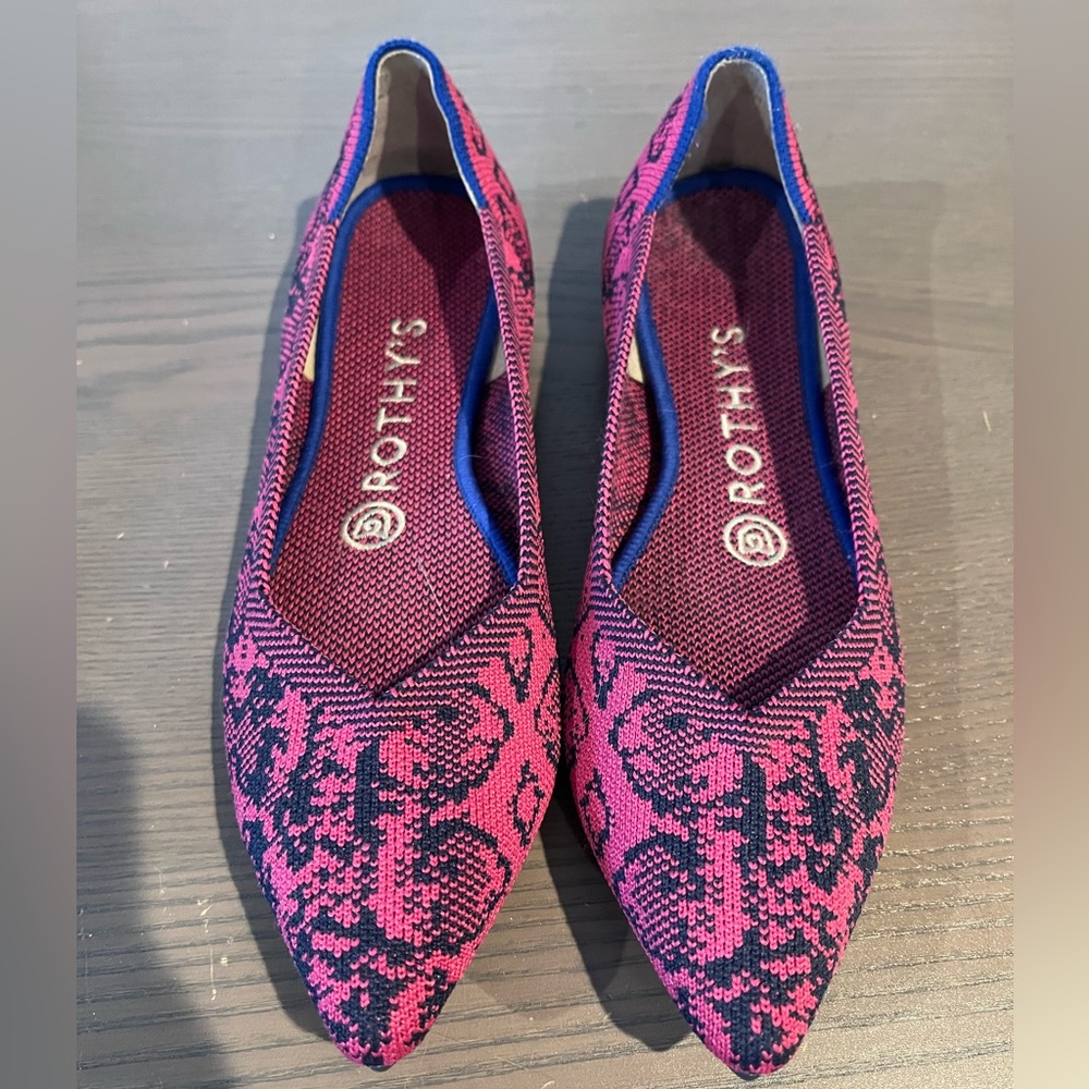Rothy’s Fushia Navy Snake Points Size 6.5. EUC